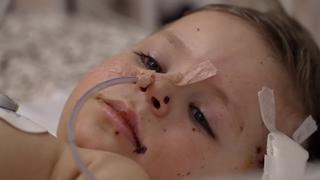 “Miré al suelo y vi a mi pequeña nieta con la cabeza completamente destrozada”: las desgarradoras historias del bombardeo en Mariúpol