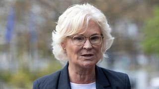 Alemania: ministra de Defensa Christine Lambrecht dimite por polémica relacionada a guerra en Ucrania 