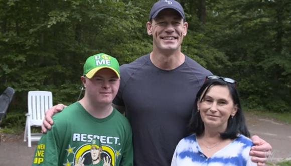 John Cena viajó hasta Países Bajos para conocer a Misha, un niño con síndrome de Down que huyó de Ucrania tras la invasión rusa