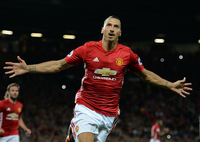 Zlatan Ibrahimovic atacante del Manchester United con 35 años. (Foto: AFP)