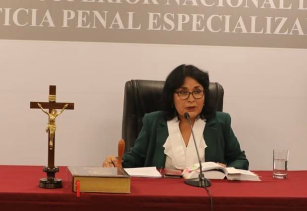 La juez Margarita Salcedo dirige el contro de la acusacion ccontra Martin Vizcarra