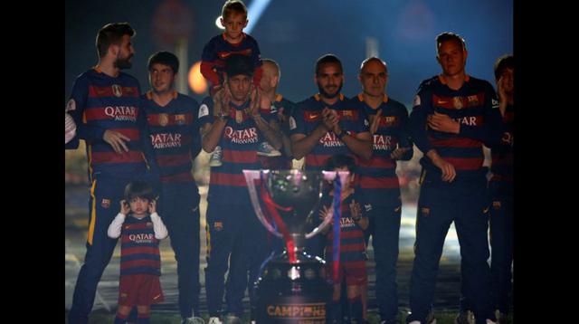Barcelona celebró doblete en familia sin Messi ni Luis Suárez - 15