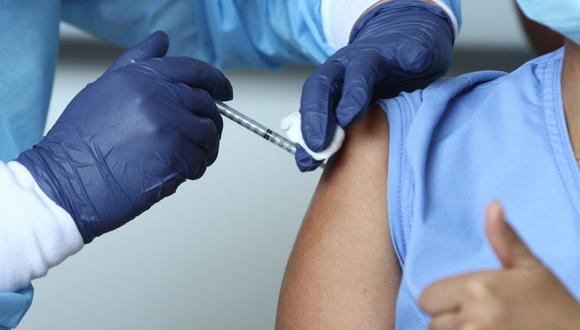 La vacunación contra el COVID-19 se desarrolla a nivel nacional | Foto: Andina / Referencial