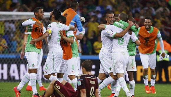 Argelia igualó 1-1 ante Rusia y clasificó a octavos de final