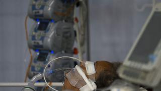 Coronavirus: Brasil reparte remedios para pacientes intubados pero aún precisa mucho más
