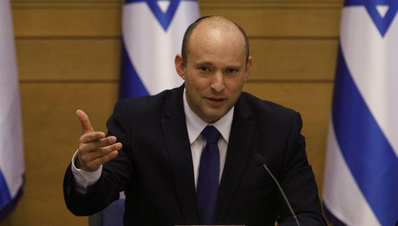 Naftali Bennett, el nuevo primer ministro de Israel y líder del partido Yamina, habla durante una reunión del nuevo gobierno en la Knesset en Jerusalén, Israel. (Foto: Kobi Wolf/Bloomberg).