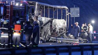 Bulgaria: al menos 46 muertos, 12 de ellos menores, al incendiarse el autobús en el que viajaban