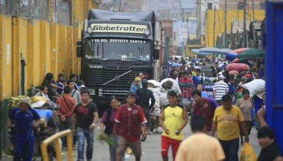 La Parada: autoridades no pueden impedir ingreso de camiones