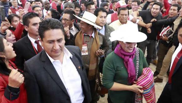 Los ex candidatos presidenciales Vladimir Cerrón (Perú Libre) y Verónika Mendoza (Nuevo Perú) en una fotografía de archivo.