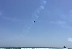 YouTube: Dos aviones caza de EEUU ‘bromean’ con bañistas en una playa | VIDEO