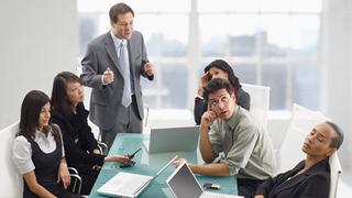 Las reuniones y la política en el trabajo: ¿sentimos que restan productividad?