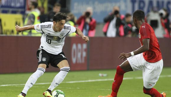 Mesut con la selección alemana. (Foto: AP)
