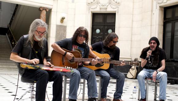 La banda Frágil grabando una sesión acústica en El Comercio. Foto: Richard Hirano/ El Comercio