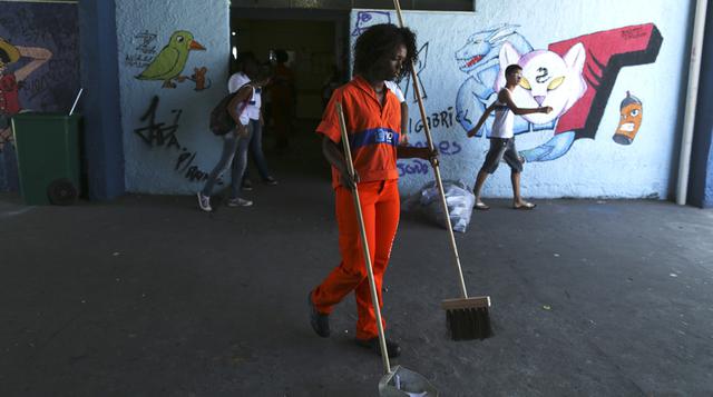 De trabajadora de limpieza a bailarina del carnaval de Río - 1