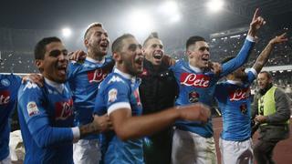 Los palos salvaron al Napoli: venció al Inter y es líder