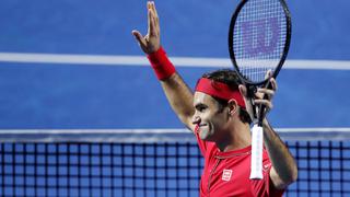 ¡Federer a la final del Abierto de Basilea! Venció a Tsitsipas con un doble 6-4 en el St. Jakobshalle Arena | VIDEO