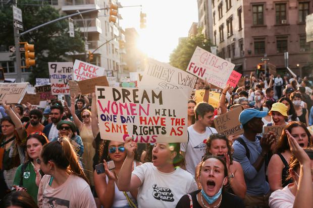 “My body, my choice”, thousands of people protest in New York in favor of abortion