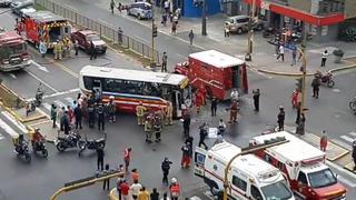 Jesús María: choque entre bus de transporte público con camión de bomberos dejó más de 10 heridos