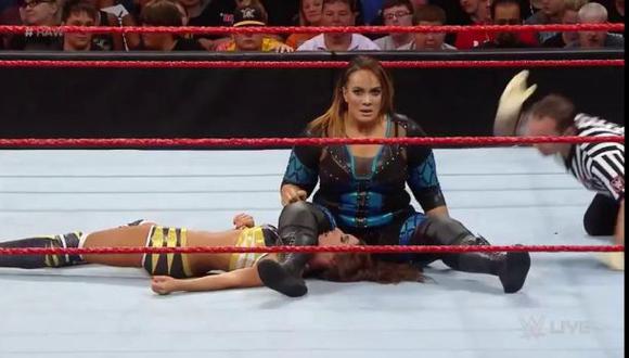 WWE: Nia Jax debutó masacrando a una luchadora local