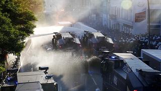 Hamburgo: Policía y manifestantes se enfrentan en protesta "Bienvenidos al infierno" contra el G20 [VIDEO]