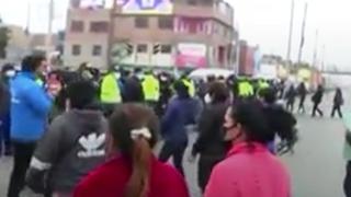 Callao: vecinos protestan en la avenida Gambetta por intento de desalojo | VIDEO 