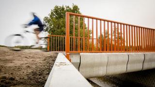 Holanda inauguró el primer puente construido con impresión 3D