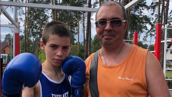 Yuriy y su padre estaban intentando conseguir ayuda humanitaria cuando un soldado ruso los detuvo. (FOTO FAMILIAR).