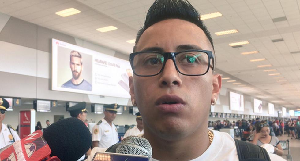 Este domingo en la mañana arribó Christian Cueva al aeropuerto Jorge Chávez. Desde el lunes entrenará con la Selección Peruana en la Videna. (Foto: @jsolari17)