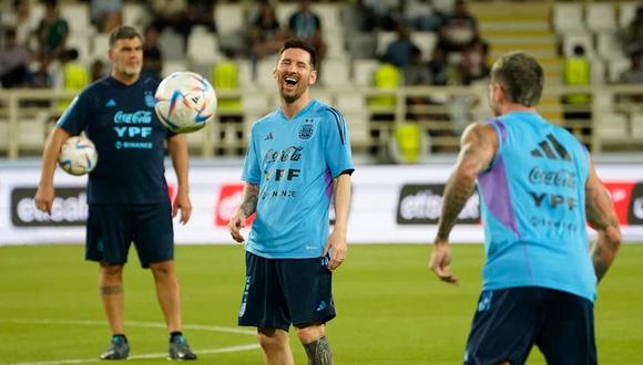 Mundial 2022 | Cuánto pagaron los hinchas para ver el primer entrenamiento de Argentina con Messi. (Foto: Clarin)