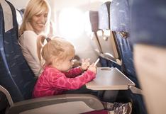 4 tips que debes seguir cuando viajas en avión con niños
