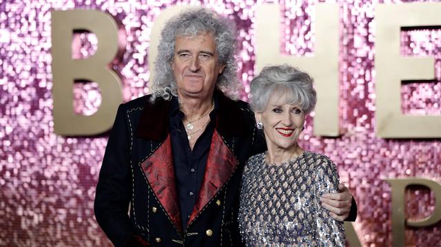 Brian May y Anita Dobson, su esposa, en premiere de "Bohemian Rhapsody". (Foto: Agencias)
