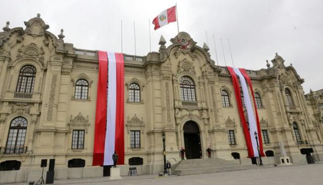 Palacio de Gobierno luce los colores patrios por el partido entre las selecciones de Perú y Nueva Zelanda rumbo al Mundial Rusia 2018. (Foto: Presidencia de la República)