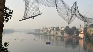 Cómo una atracción turística en India se convirtió en una trampa mortal que dejó decenas de muertos