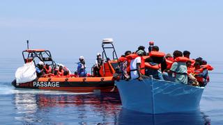 La crítica situación de los 410 migrantes del Geo Barents, el único barco humanitario en el Mediterráneo