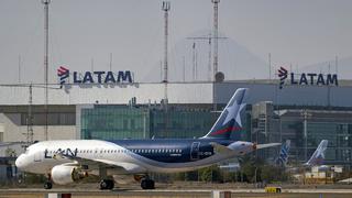 Indecopi multa con S/2 millones a Latam por 276 vuelos demorados, cancelados o reprogramados en el 2017 