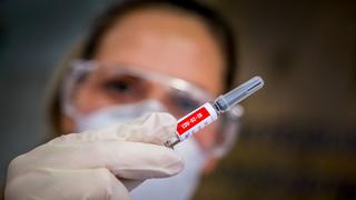 Pfizer y BioNTech avizoran aval a su vacuna contra COVID-19 antes de Navidad