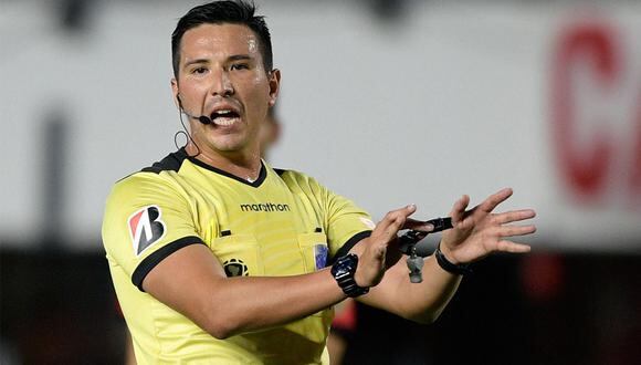 Kevin Ortega será el árbitro del Sporting Cristal vs. Universitario. (Foto: AP)