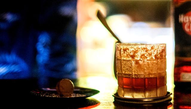 Old Fashioned de&nbsp;Bitter Cocktail Club. (Foto: Difusión)