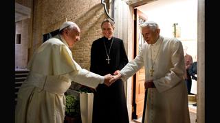 Papa Francisco visitó a Benedicto XVI por Navidad [FOTOS]