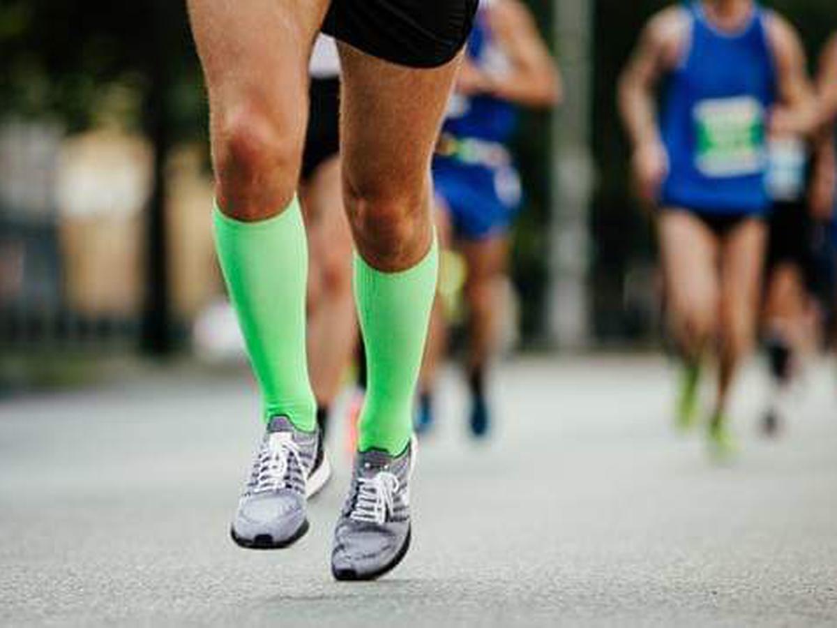 Medias de compresión para runners. ¿Mejoran el rendimiento deportivo?