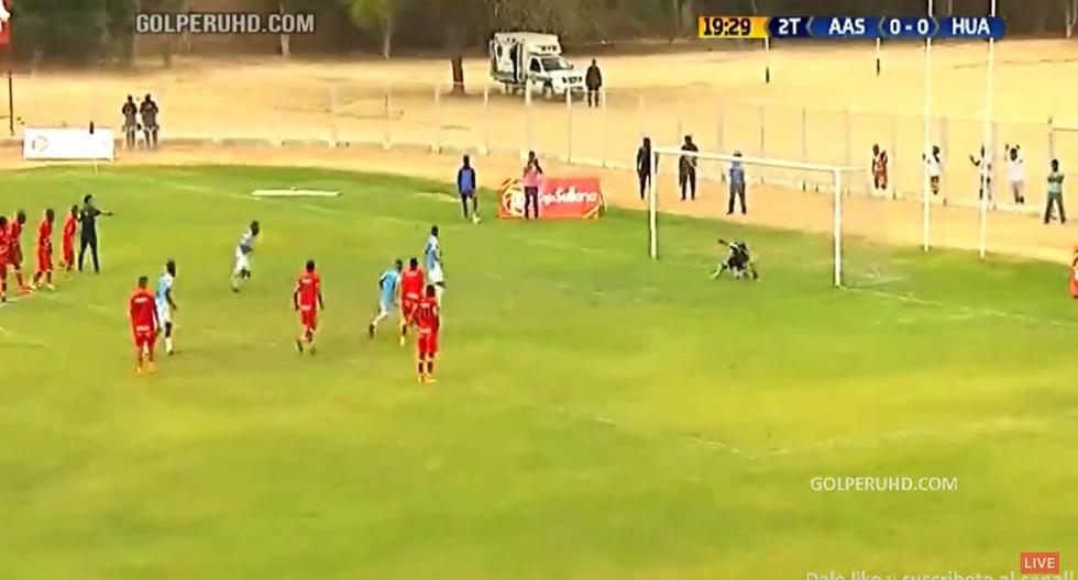 Una pésima decisión en el partido Alianza Atlético vs Sport Huancayo. (Foto: Captura)