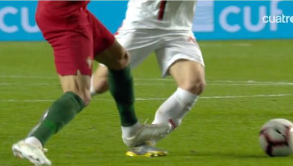 La dura entrada de Pepe sobre Tadic en el Portugal vs. Serbia. (Foto: captura de video)