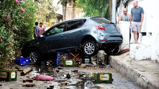 [FOTOS] Autos destrozados y viviendas colapsadas: Así amaneció Turquía tras el terremoto