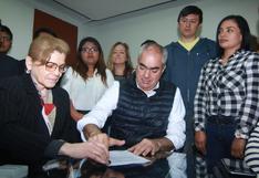 Velarde firmó ‘compromiso de renuncia’ si en un año no cumple propuestas