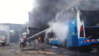 Trujillo: incendio en cochera de empresa de transporte deja un herido | FOTOS y VIDEO