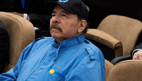El presidente de Nicaragua, Daniel Ortega, asiste a la sesión de clausura de la Cumbre del G77+China en el Palacio de Convenciones de La Habana el 16 de septiembre de 2023. (Foto de Yamil LAGE / AFP)