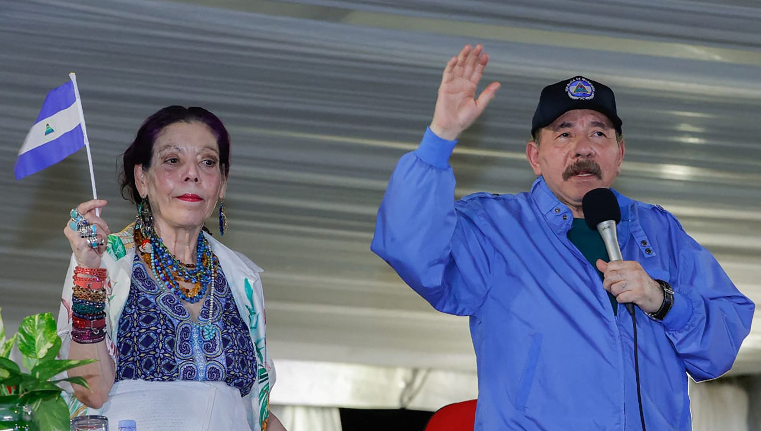 El presidente de Nicaragua, Daniel Ortega, y a su esposa y vicepresidenta, Rosario Murillo, el 14 de septiembre de 2023. (Foto de Cesar PEREZ / Presidencia de Nicaragua / AFP).