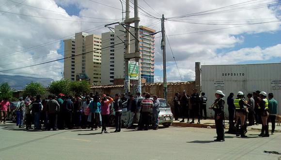 Unos 100 choferes de transporte público protagonizaron una gresca con inspectores de la Municipalidad Provincial de Huancayo. (Foto: Junior Meza)