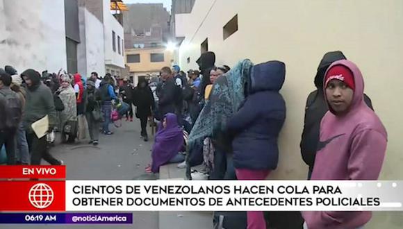 Ciudadanos de origen venezolano buscan tramitar el certificado de antecedentes policiales. (Captura: América Noticias)