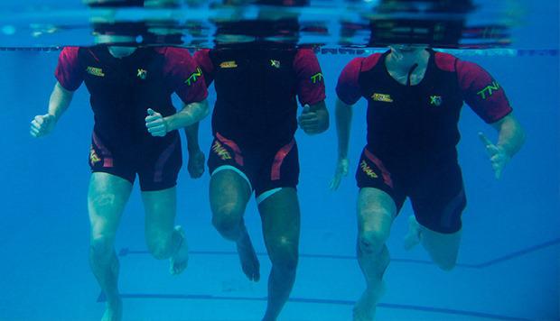 El aquarunning es un excelente entrenamiento cruzado que emula la forma de correr pero sin sufrir el duro impacto.